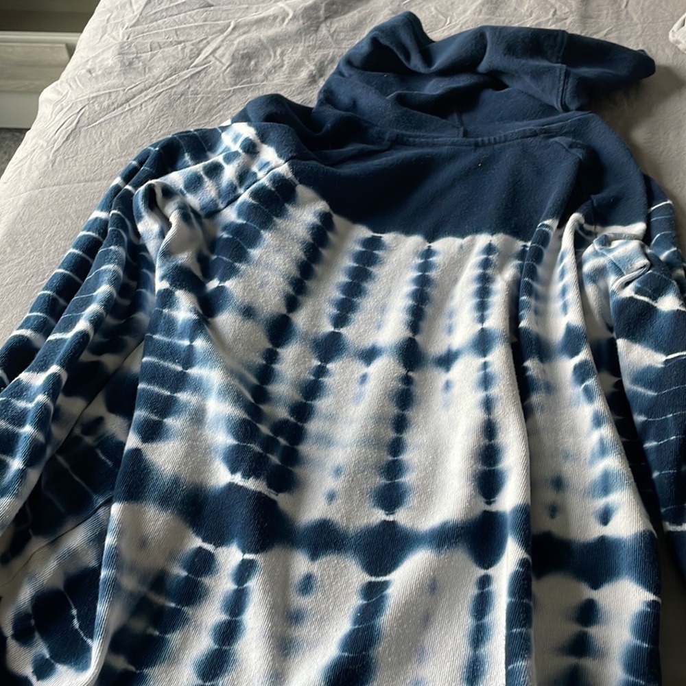 sweater!! - Picture 3 of 3